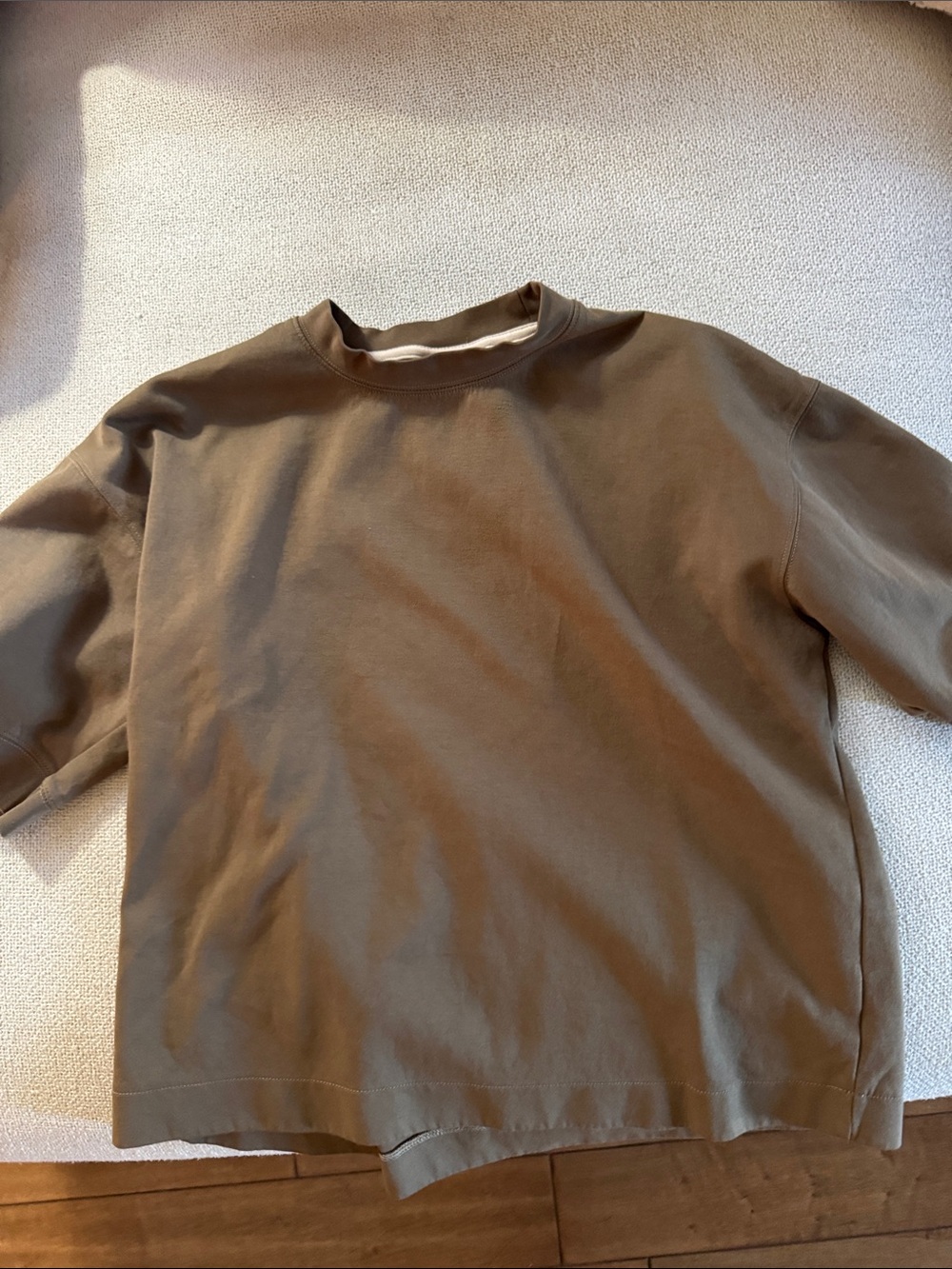 Amongst others -Men's Short Sleeve Crewneck Tee - Brown large